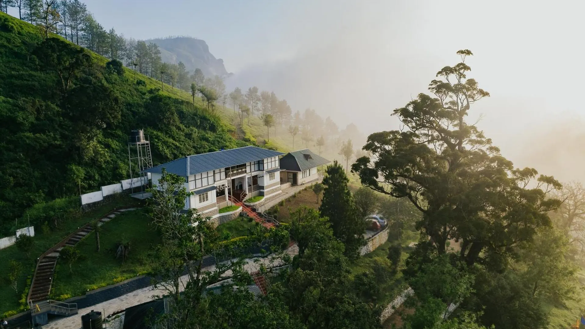 Misty Courtyard Resort Chinnakanal