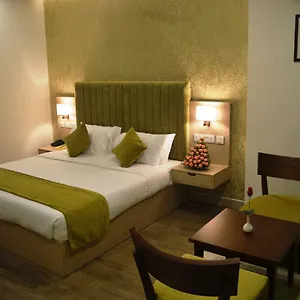 4* Hotel Raj Riveria